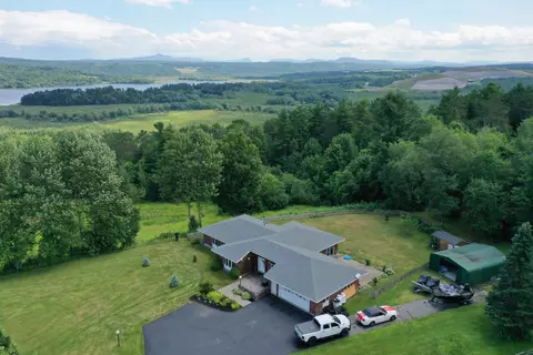 537 Memphremagog Vws, Newport, VT 05855