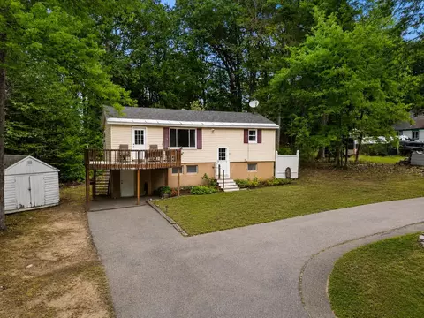 11 Dudley Dr, Middleton, NH 03887