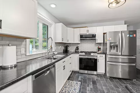 Kitchen - 68 Route 127 Rte, Warner, NH 03278 photo 4 of 6