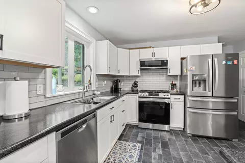 Kitchen - 68 Route 127, Warner, NH 03278 photo 4 of 6
