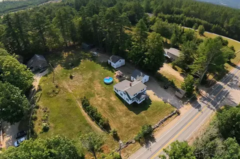 83 Tamworth Rd, Tamworth, NH 03886
