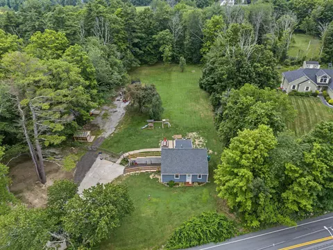 10 Academy Ave, Atkinson, NH 03811