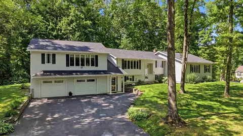 Exterior - 1 Rock Forest Dr, Hooksett, NH 03106 photo 2 of 5