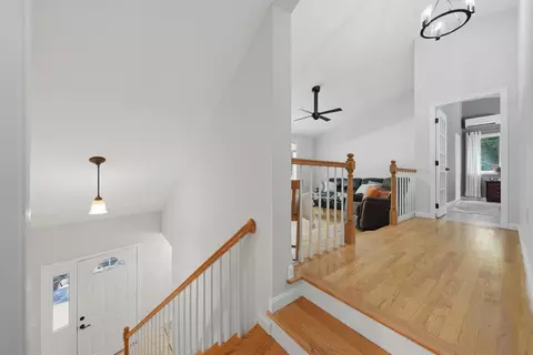 Entry Way - 1 Rock Forest Dr, Hooksett, NH 03106 photo 2 of 4