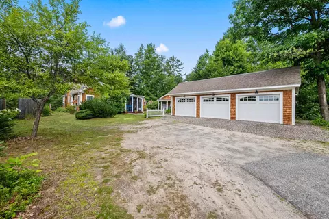 41 Evergreen Ln, Littleton, NH 03561