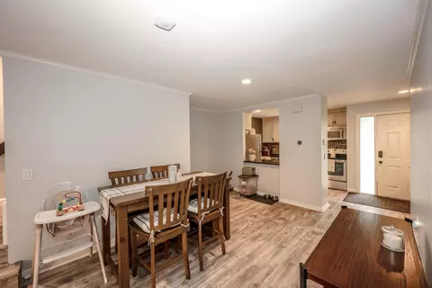 Dining - 1465 Hooksett Rd #117, Hooksett, NH 03106 photo 2 of 4