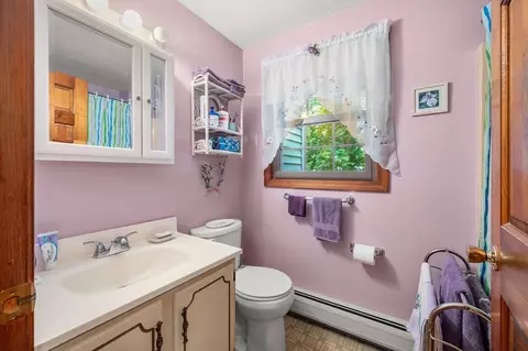 Bath - 2 Noel St, Hampton, NH 03842 photo 1 of 2