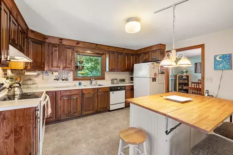 Kitchen - 2 Noel St, Hampton, NH 03842 photo 1 of 2