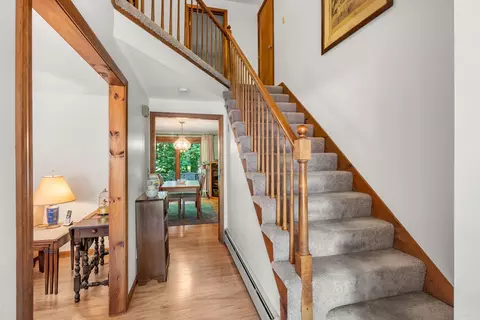 Entry Way - 2 Noel St, Hampton, NH 03842 photo 3 of 4