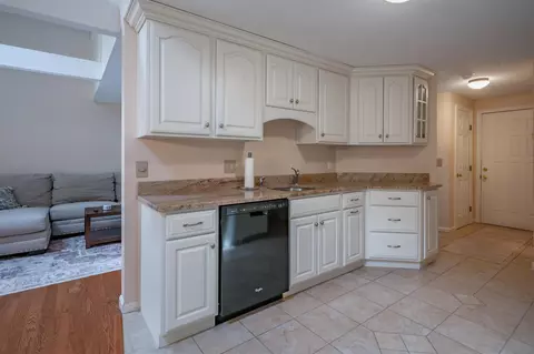 Kitchen - 3 Chandler Dr, Atkinson, NH 03811 photo 2 of 3