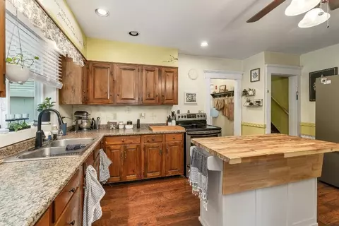 Kitchen - 19 Stevens Ave, Meredith, NH 03253 photo 2 of 4