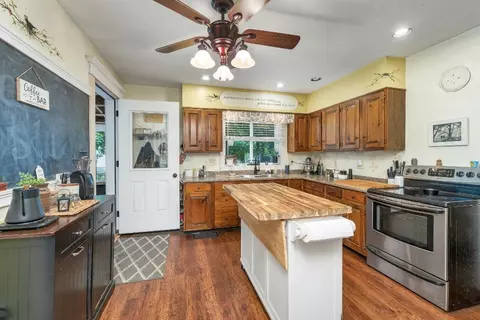 Kitchen - 19 Stevens Ave, Meredith, NH 03253 photo 1 of 4