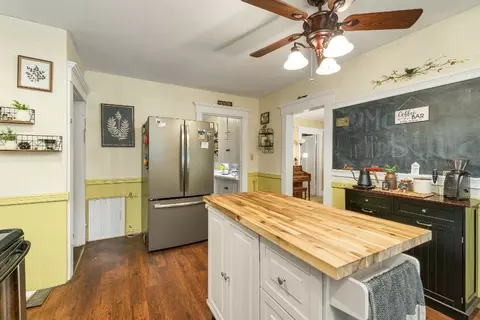 Kitchen - 19 Stevens Ave, Meredith, NH 03253 photo 3 of 4