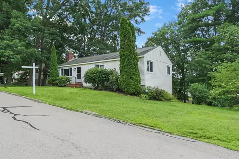9 Judith Dr, Nashua, NH 03062