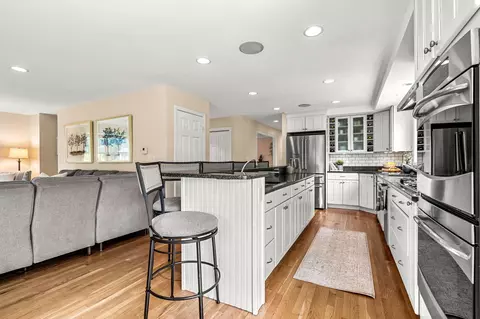 Kitchen - 8 Leni Rd, Windham, NH 03087 photo 2 of 4