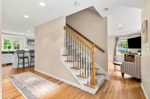 Entry Way - 8 Leni Rd, Windham, NH 03087 photo 2 of 4