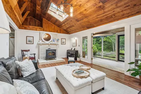 82 Fairgrounds Rd, Bradford, NH 03221