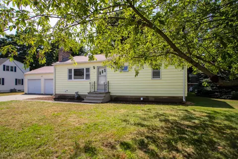 Exterior - 16 Tuck Rd, Hampton, NH 03842 photo 2 of 6