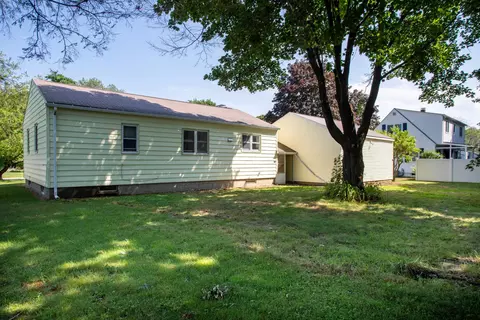 Exterior - 16 Tuck Rd, Hampton, NH 03842 photo 5 of 6
