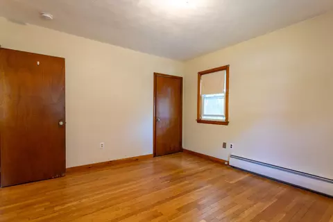 Bedroom - 16 Tuck Rd, Hampton, NH 03842 photo 6 of 6