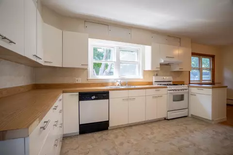 Kitchen - 16 Tuck Rd, Hampton, NH 03842 photo 1 of 3