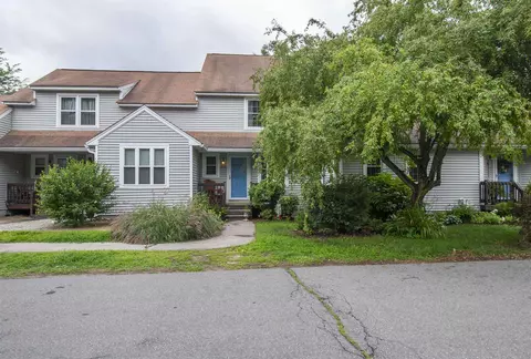 201 Winding Pond Rd, Londonderry, NH 03053