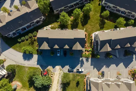 View/Area - 11 Manor Dr #C, Hooksett, NH 03106 photo 2 of 4