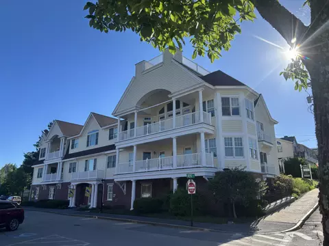 61 Central Ave # -2, Wolfeboro, NH 03894