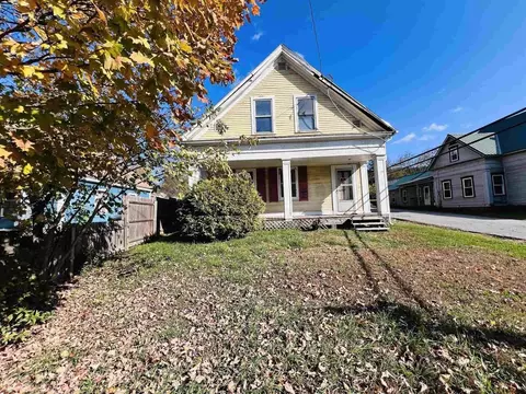 19 Hill St, Saint Johnsbury, VT 05819