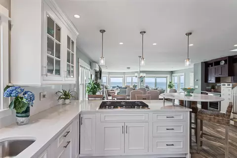 Kitchen - 4 Noreast Ln, Hampton, NH 03842 photo 8 of 8