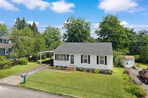 29 Devco Dr, Manchester, NH 03103