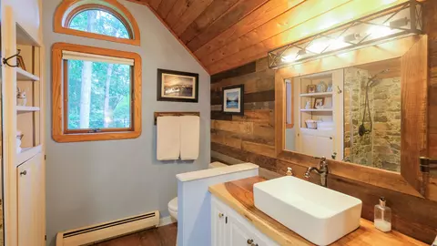 Bath - 99 Johnson Loop, Ludlow, VT 05149 photo 4 of 11