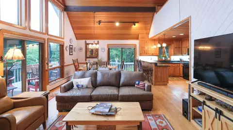 Living - 99 Johnson Loop, Ludlow, VT 05149 photo 2 of 6