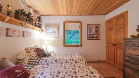 Bedroom - 99 Johnson Loop, Ludlow, VT 05149 photo 3 of 12