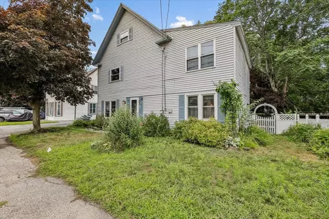 549 Lake Ave, Manchester, NH 03103