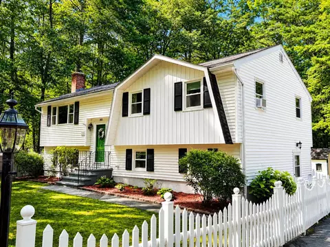 223 Baboosic Lake Rd, Merrimack, NH 03054