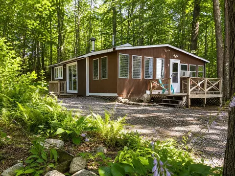 9 Pinecrest Rd, Raymond, NH 03077