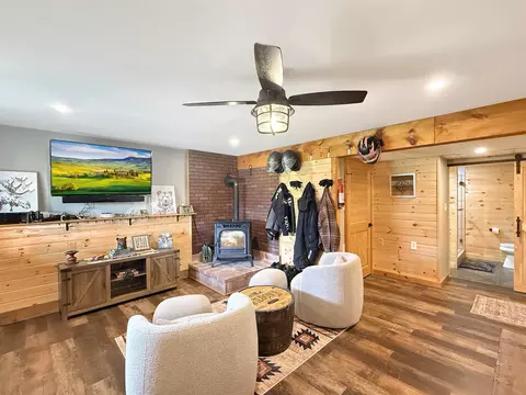 Living - 428 E Colebrook Rd, Colebrook, NH 03576 photo 6 of 9