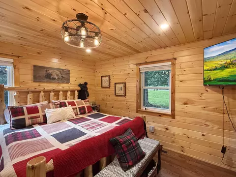 Bedroom - 428 E Colebrook Rd, Colebrook, NH 03576 photo 2 of 9