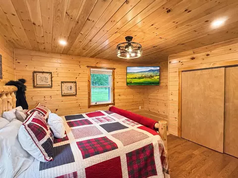 Bedroom - 428 E Colebrook Rd, Colebrook, NH 03576 photo 1 of 9