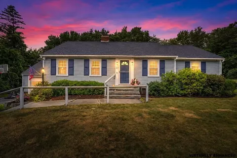 23 Woodwells Garrison Rd, Hopkinton, NH 03229