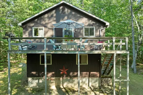 13 Valley Rd, Tuftonboro, NH 03816