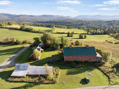 543 Bear Rock Rd, Colebrook, NH 03576