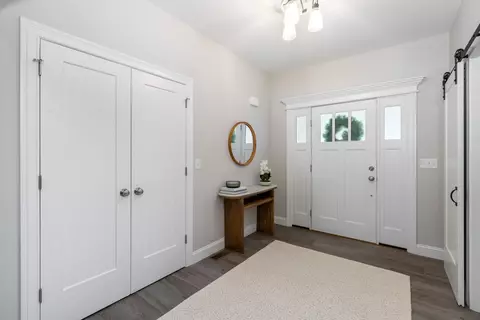 Entry Way - 7 Lilac Ridge Rd, Windham, NH 03087 photo 2 of 5