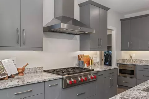 Kitchen - 7 Lilac Ridge Rd, Windham, NH 03087 photo 4 of 6