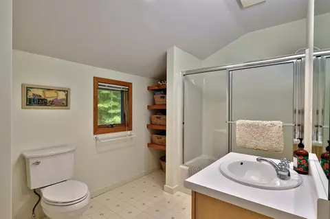Bath - 58 Knoll Dr, Killington, VT 05751 photo 4 of 7
