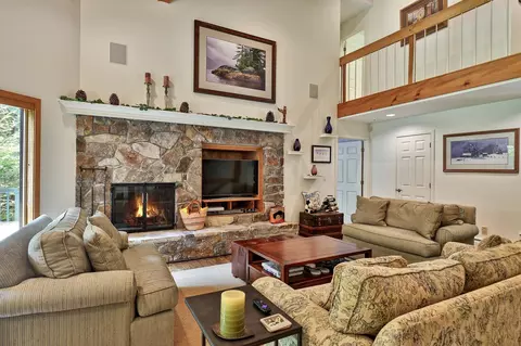 Living - 58 Knoll Dr, Killington, VT 05751 photo 5 of 9