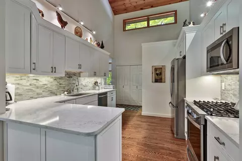 Kitchen - 58 Knoll Dr, Killington, VT 05751 photo 3 of 3