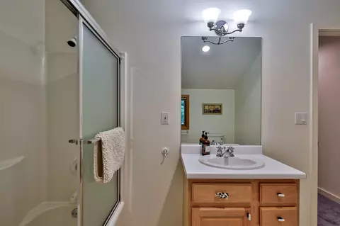 Bath - 58 Knoll Dr, Killington, VT 05751 photo 5 of 7