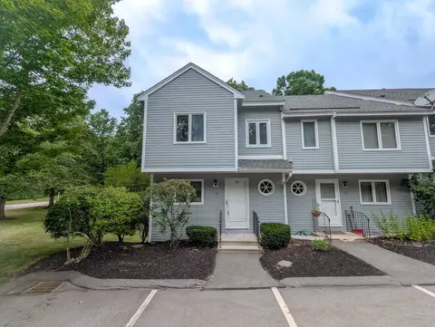 50 Merrimack Dr #48, Merrimack, NH 03054